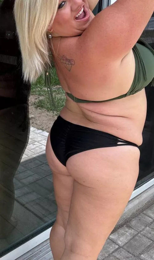 Do you prefer wearing panties or not? by kenziekreamz