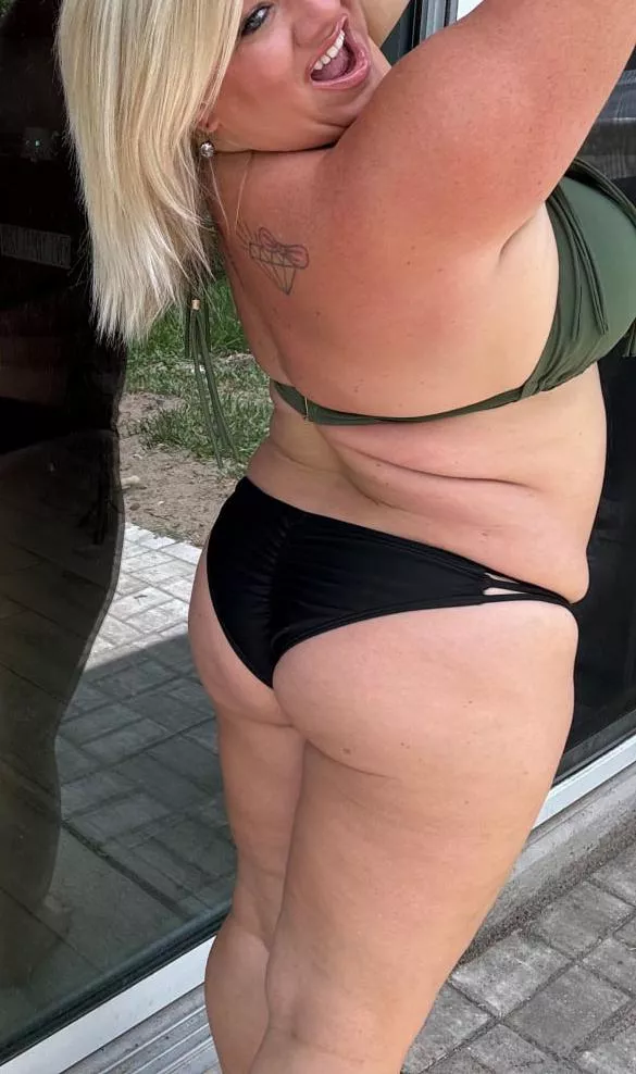 Do you prefer wearing panties or not? posted by kenziekreamz