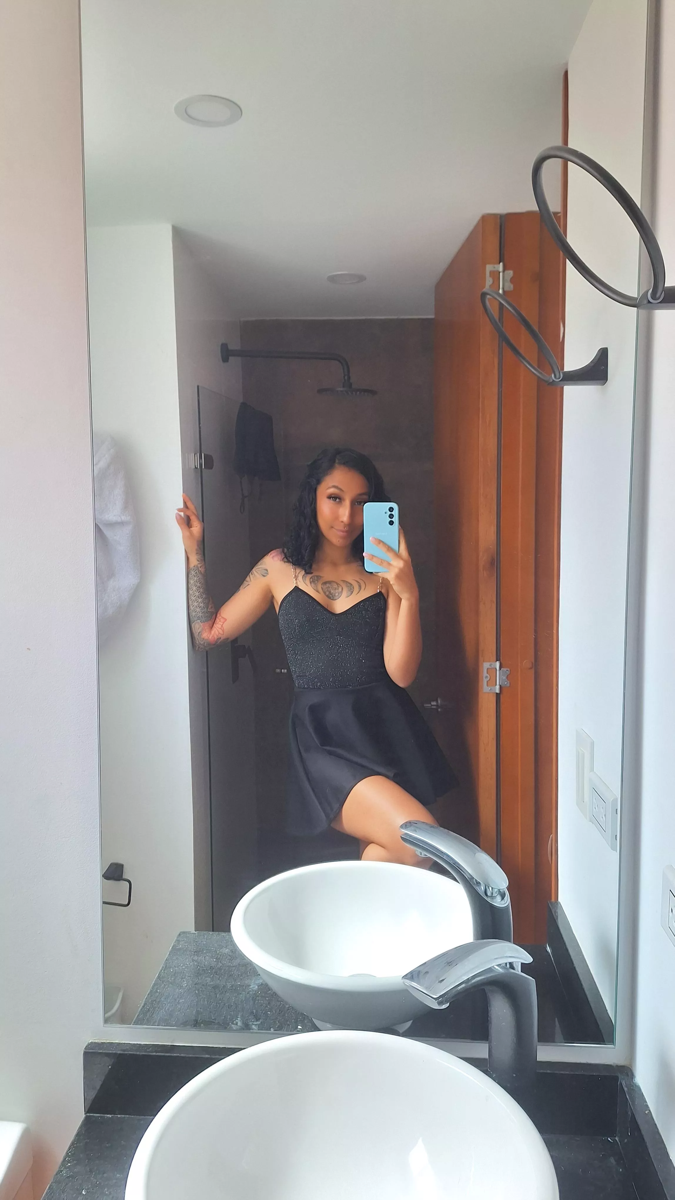 hey u  posted by Safe-Cold-2971