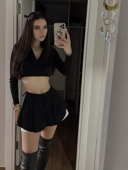 I adore my belly almost as much as I adore this top! by chantal_goldi