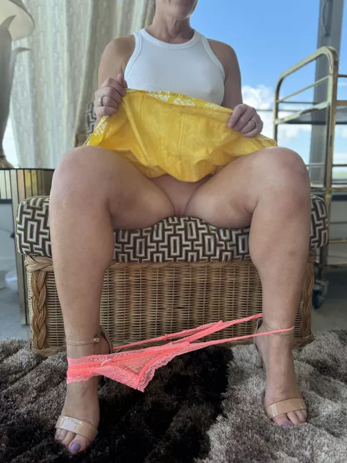 In the back room she was everybody's darling by Bitter-Chiver-