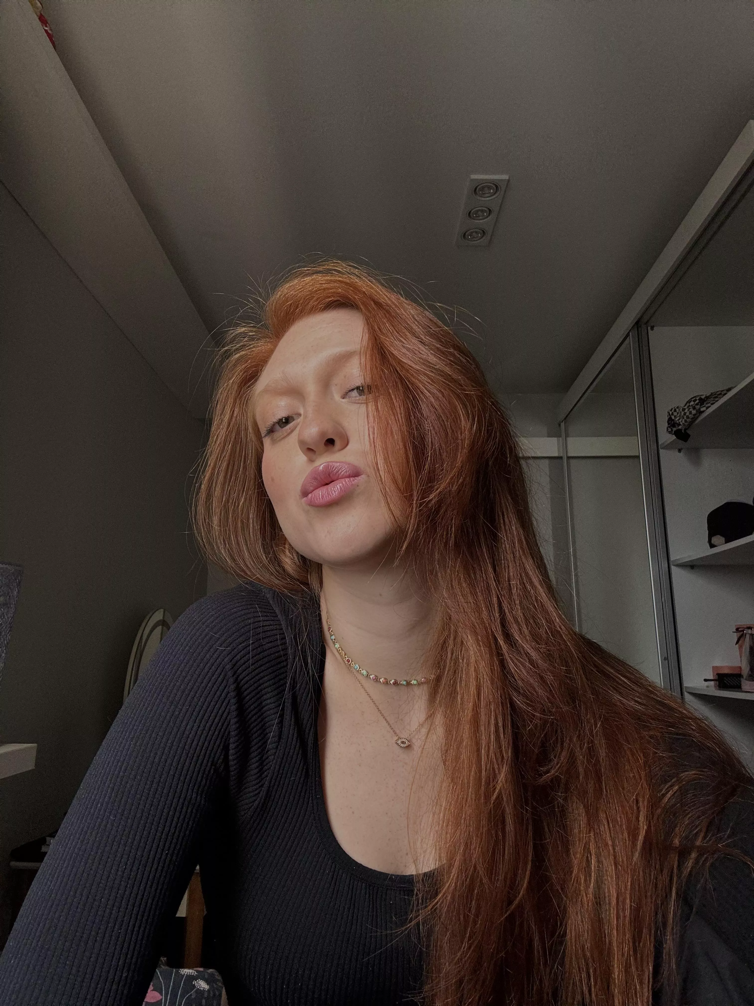 [IRTR] Flaunting my natural beauty posted by temptingmaskof