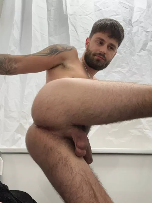 I've been trying to work on my squats..... by HOTUKDILF