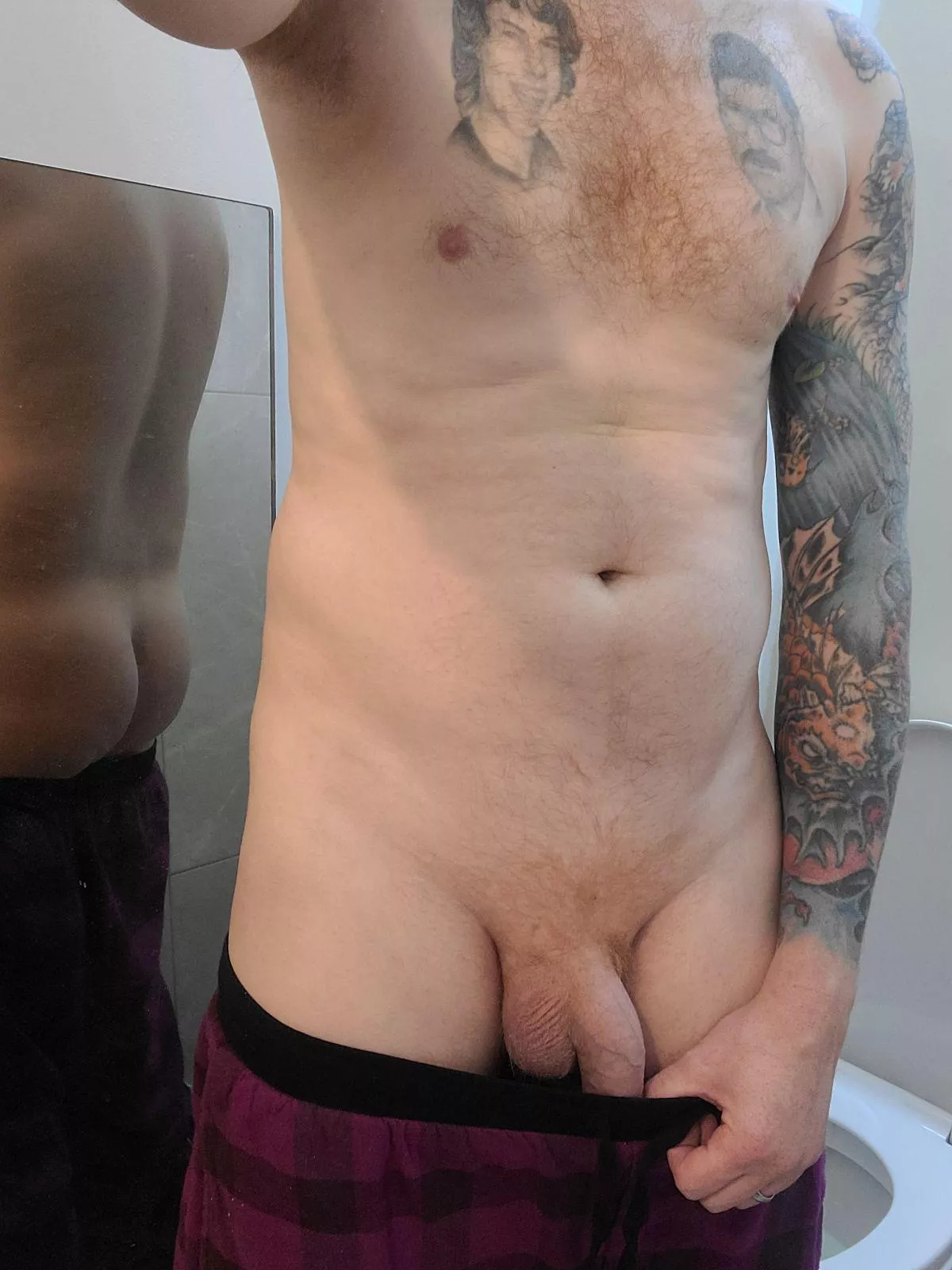 Peek-a-boo posted by Evilgingervitis