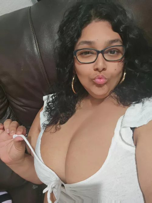 Pull the string..... :3 by sweetpuff07