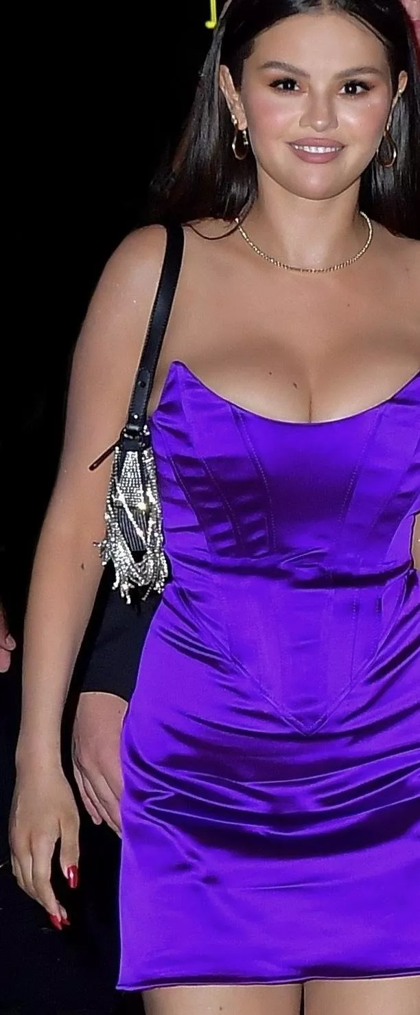 Selena Gomez posted by Fanrpfr