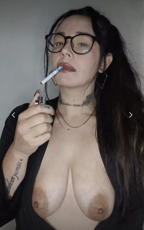 Smoking time by NINFALOVER