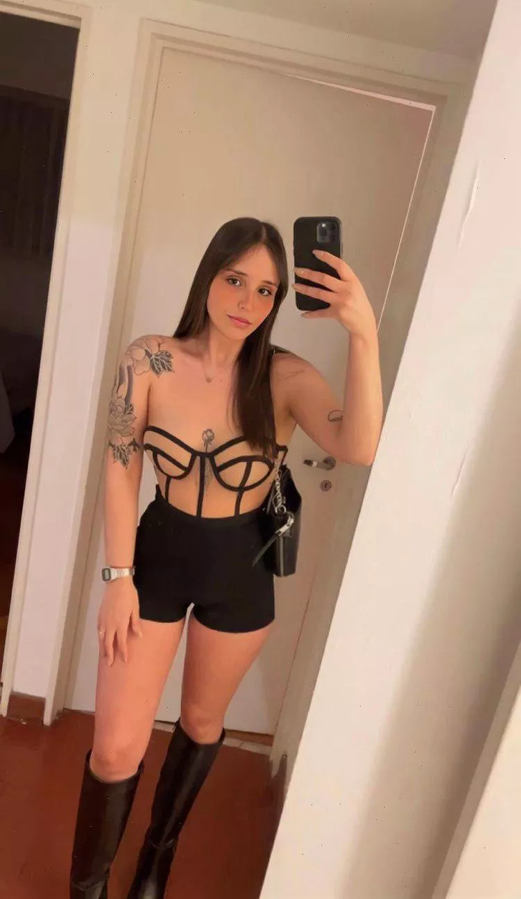 the guys made fun of me until I showed him my legs haha posted by Busty_Misty