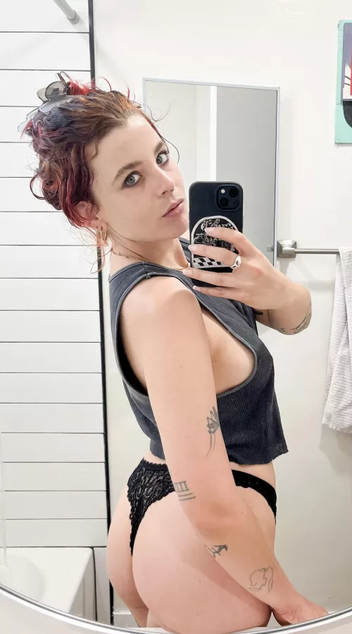 worship me 😈 by aurum-angel