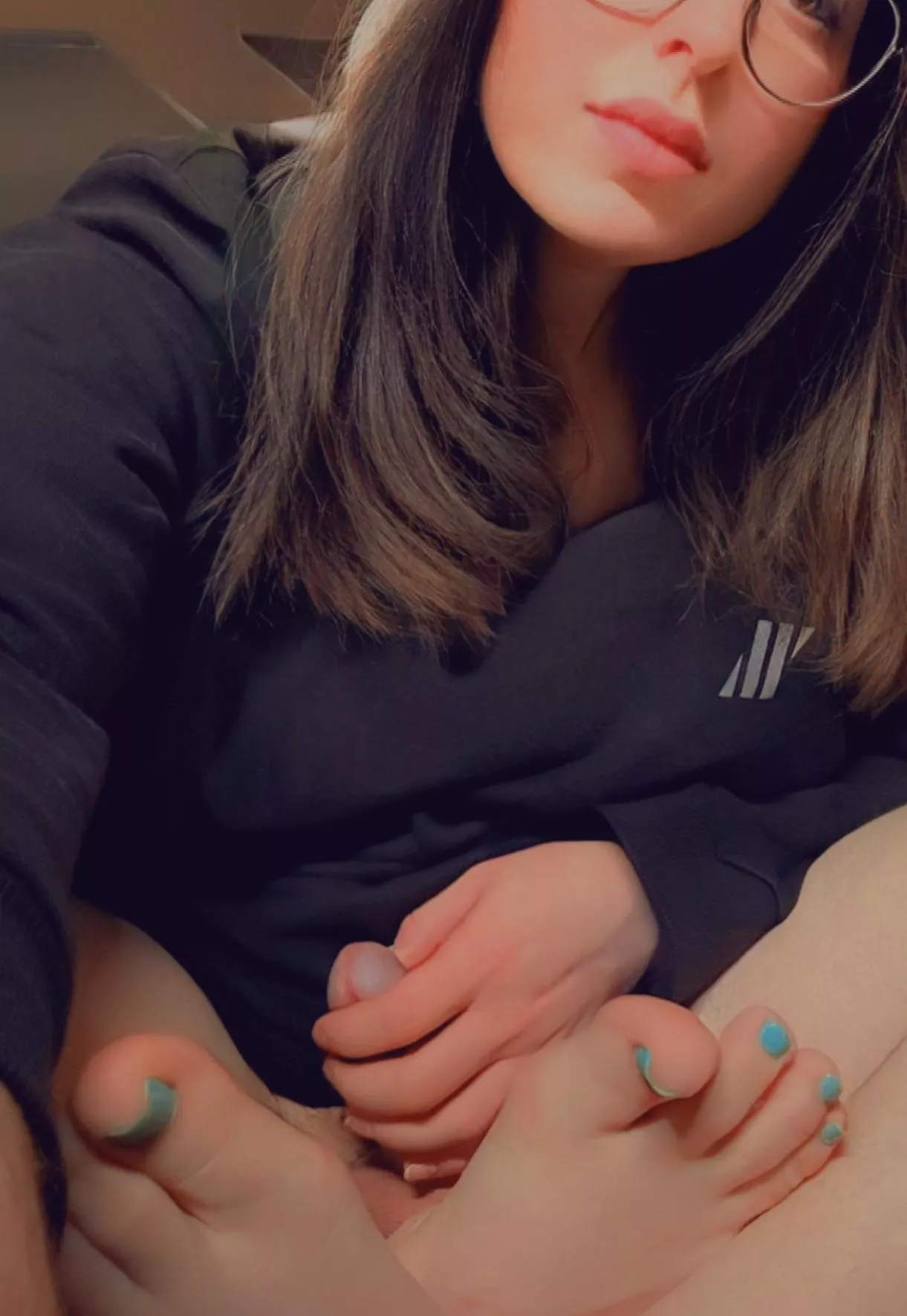 Would you suck on my toes while i pleasure myself 🥰 posted by Ranonimys