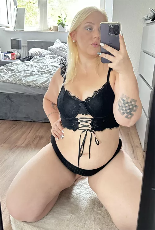 Are you hungry, daddy, wanna lick. by sweetlillyy