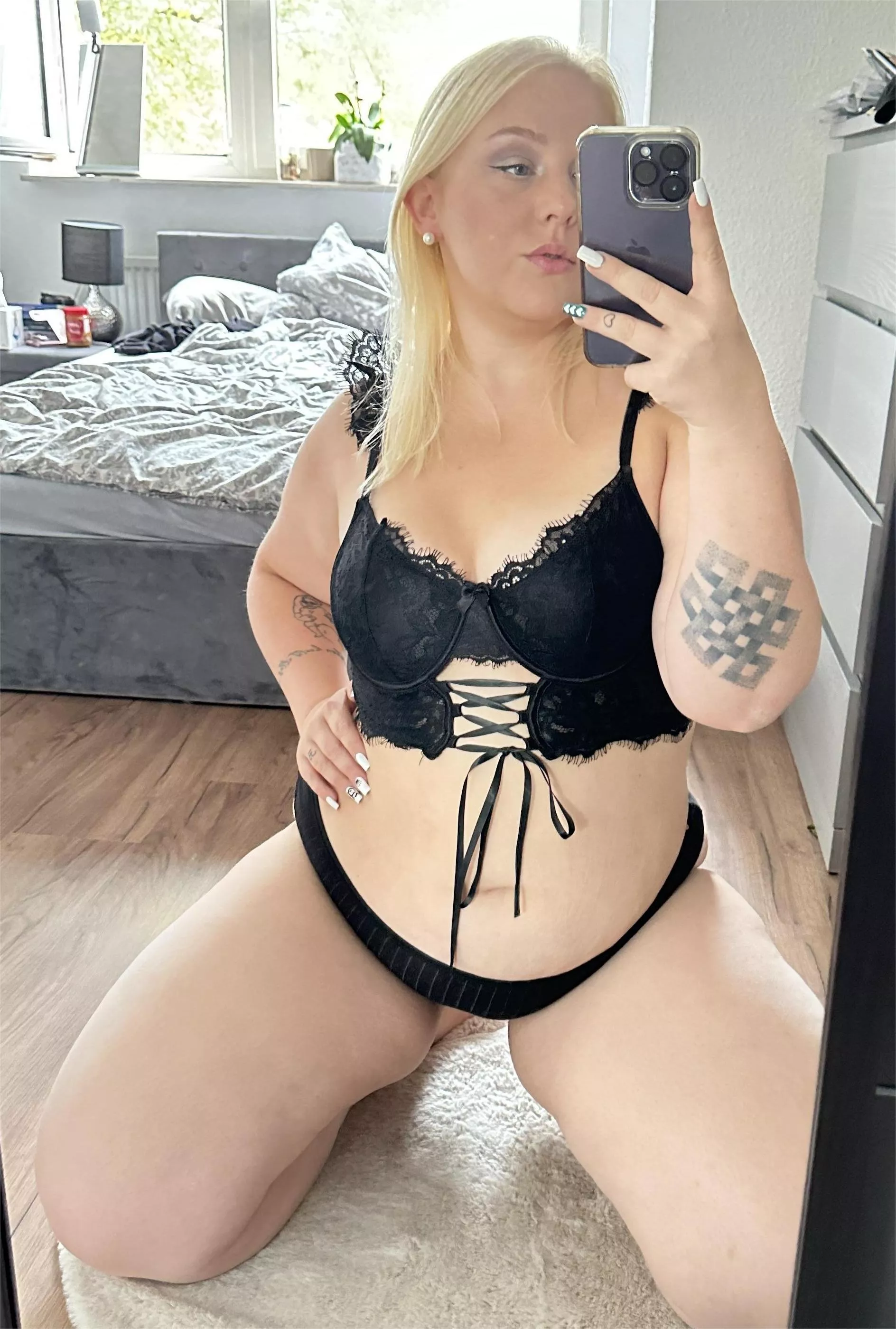 Are you hungry, daddy, wanna lick. posted by sweetlillyy