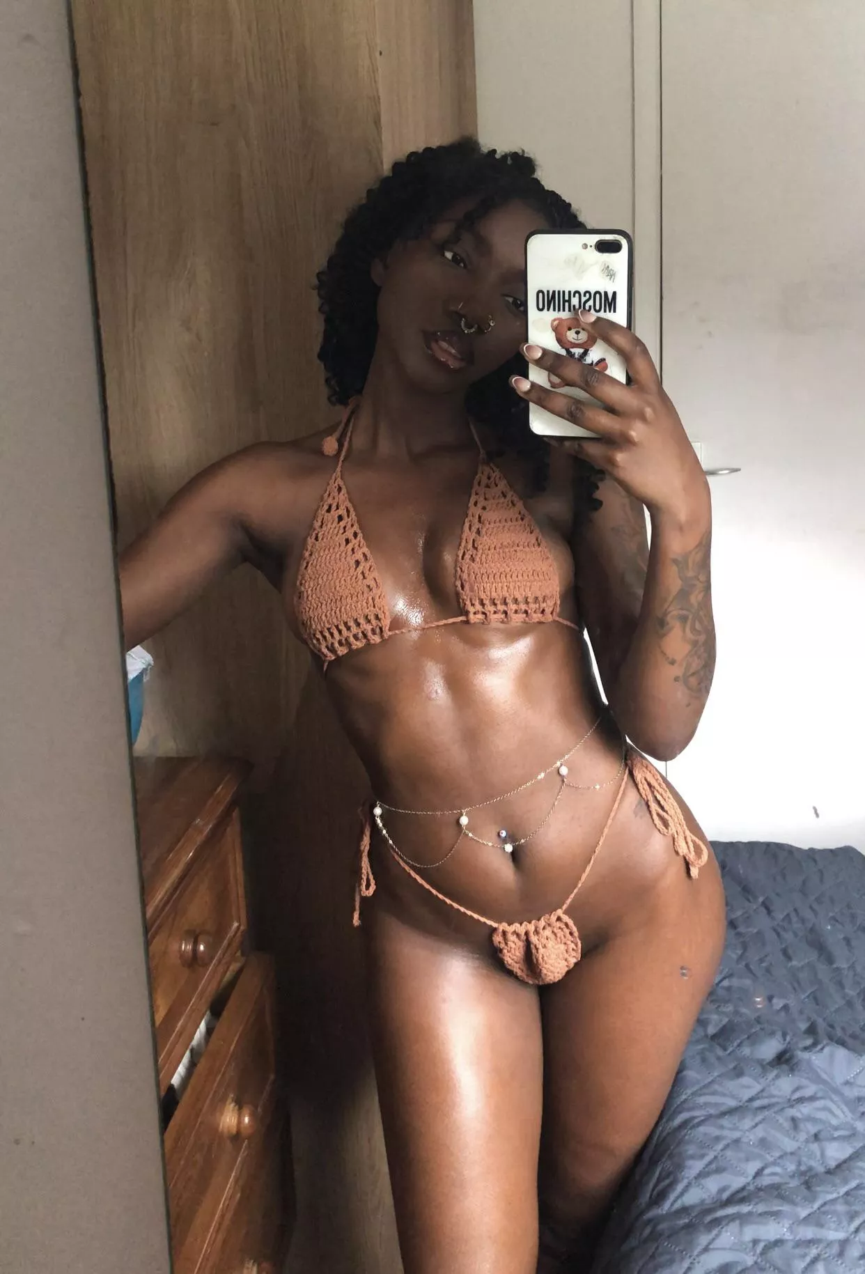 Come  lick this chocolate;) posted by Chockyyp