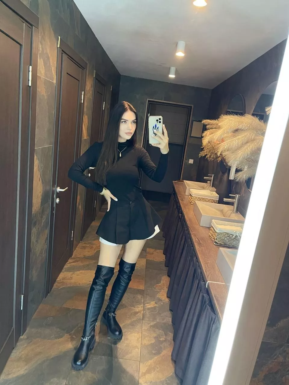 do these shoes match my outfit? posted by chantal_goldi