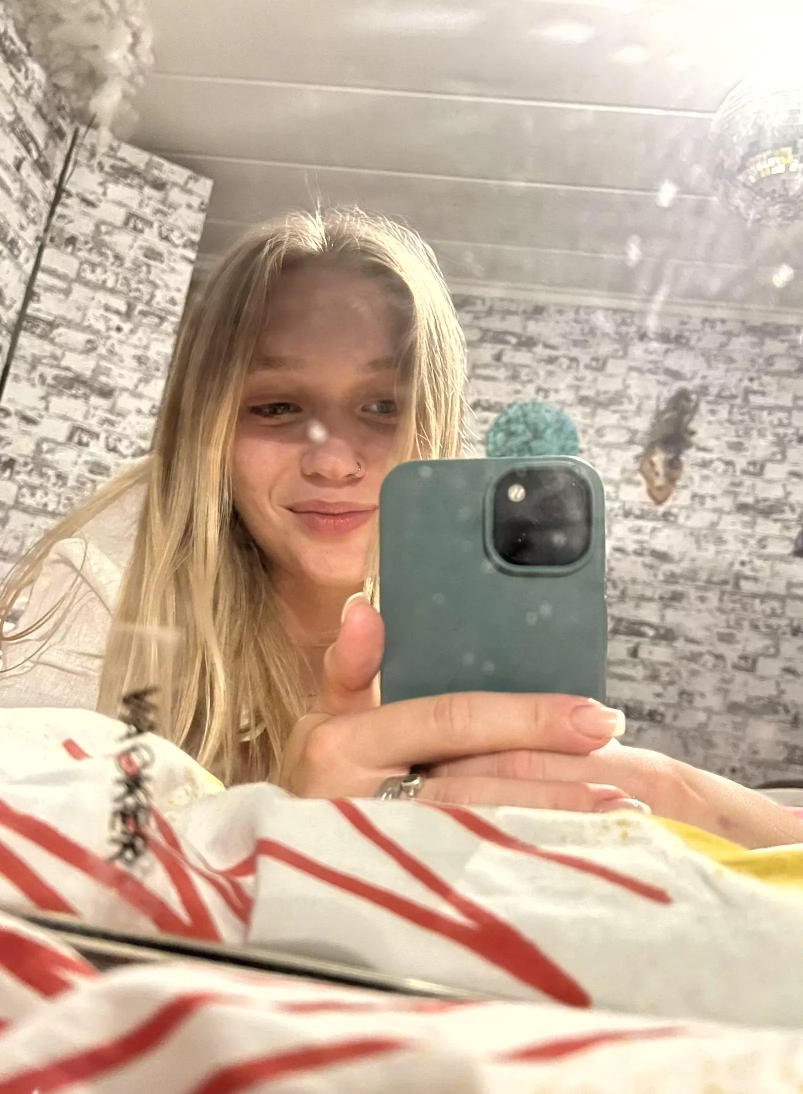 Du fingrar mig, och jag runkar av dig?  posted by Badass_Mira