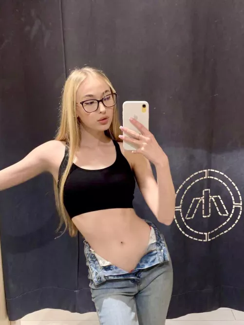 Guess the colour of my panties  by lubojw