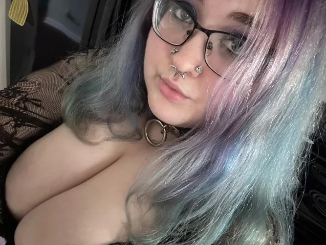 Hii :3 by goddesskarma3