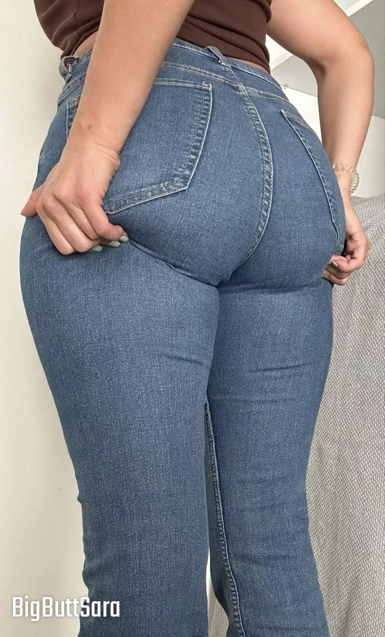Hope my boss will like my jeans !  posted by Bigbuttsara