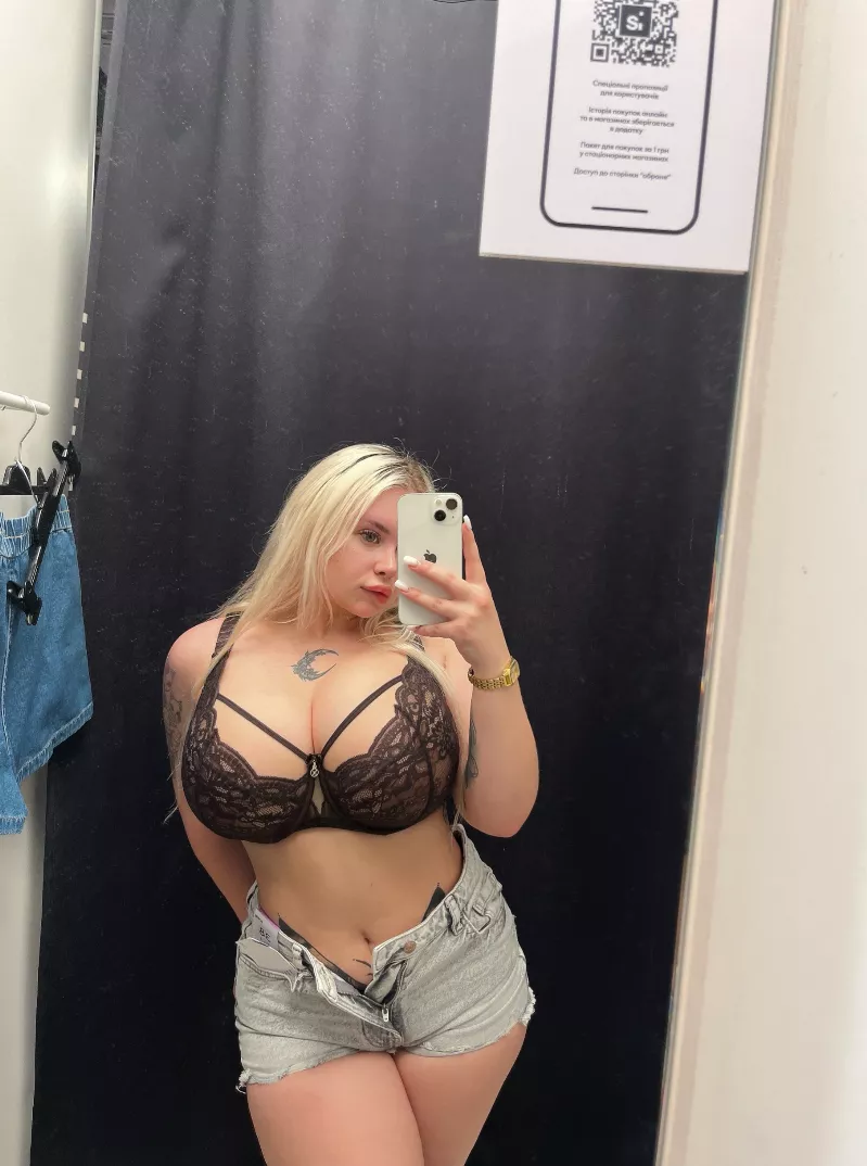 I may be blonde, but I'm not stupid.  posted by ManoloSoler