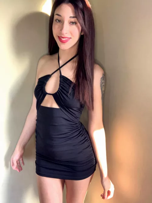 In a world full of trends, I choose to remain a classy by Margot_Reign098