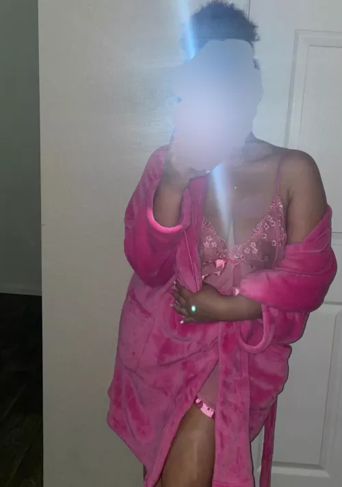 Is there anyone up that I can take nudes for while hubby is sleep?  by HotLife_xo