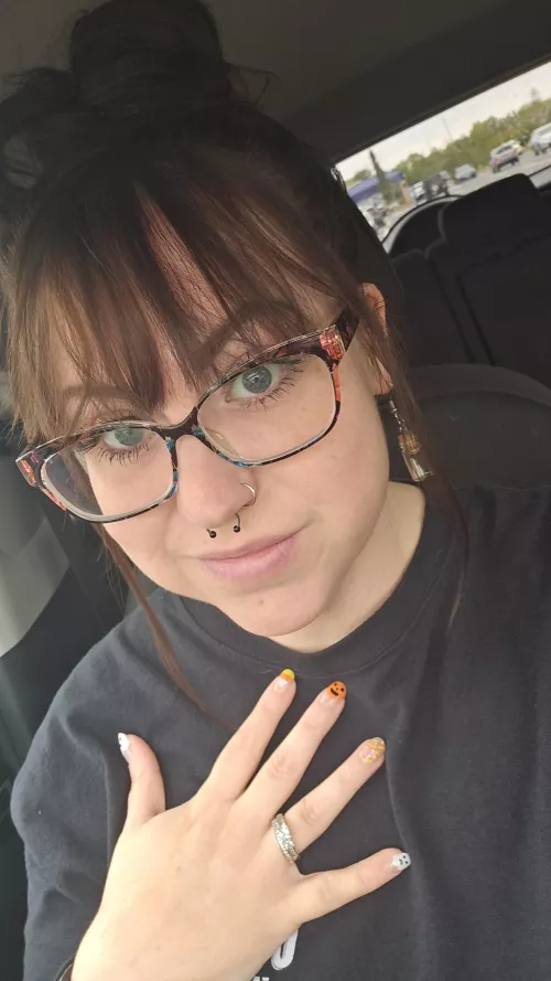 My boss was an ass today. I could use a good fuck by MegaTiits69