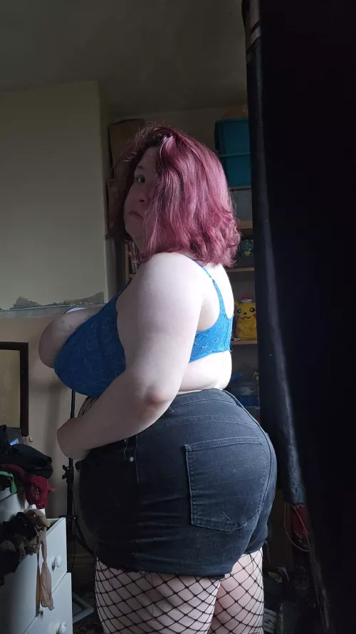 My side boob is bigger than your head  by Hollow_Insanity