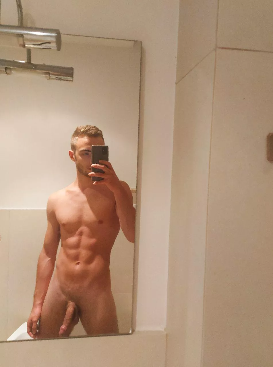 New here, what do you think about me? [25] posted by bondo97