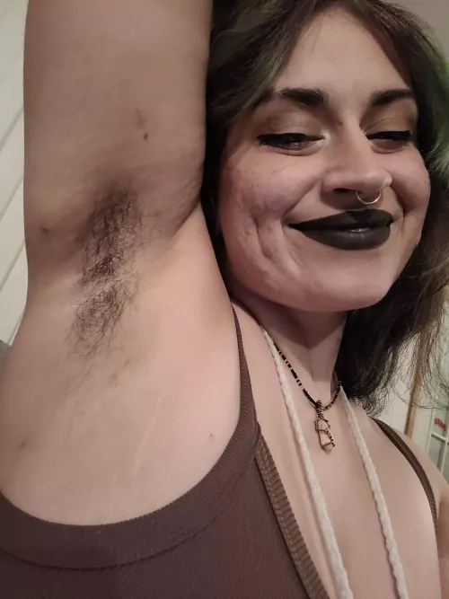 nice little sweaty surprise when i lift my arms :3 by gutr0t