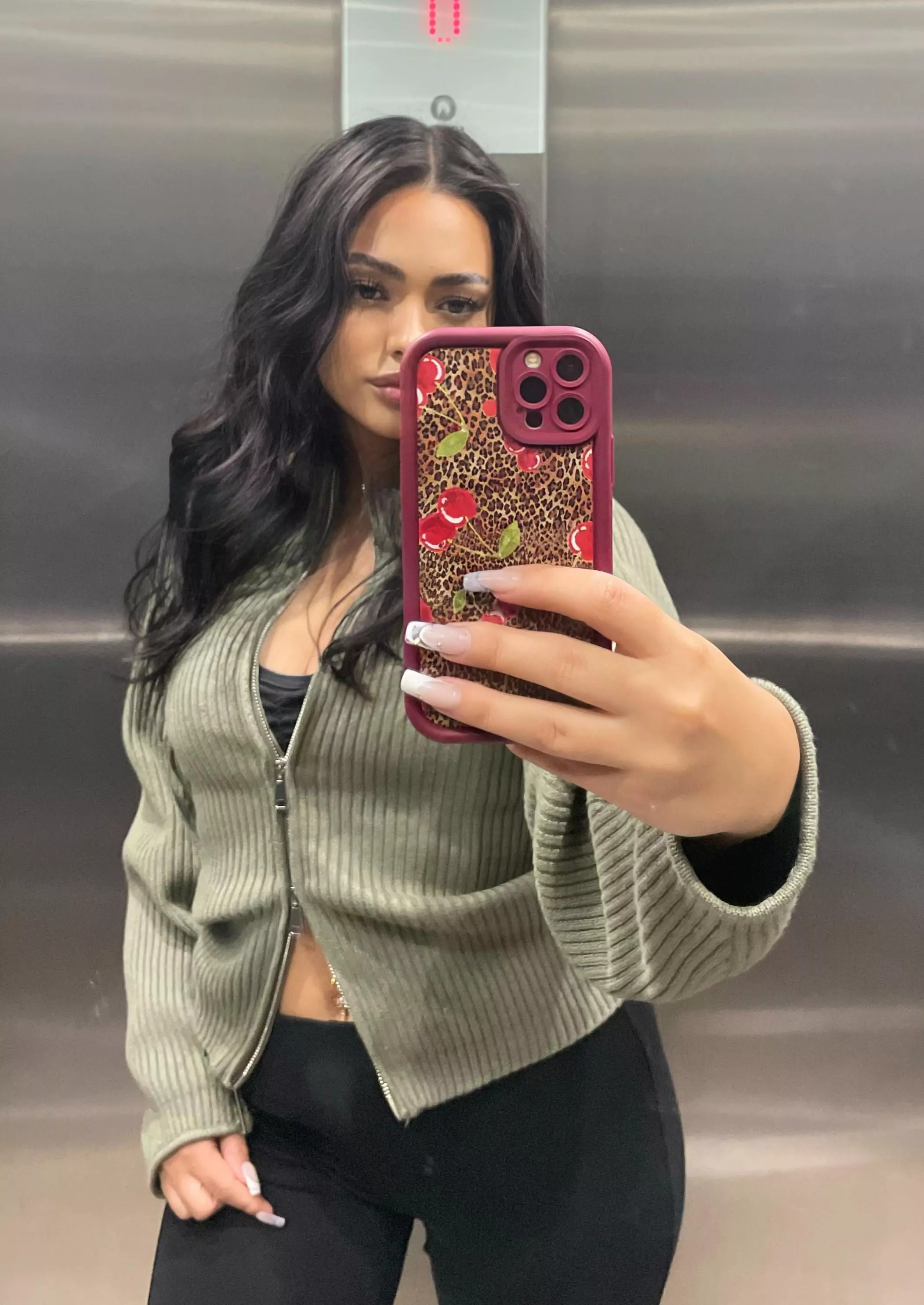 Selfie of a classy girl who's ready to go out. posted by curvysweetpie