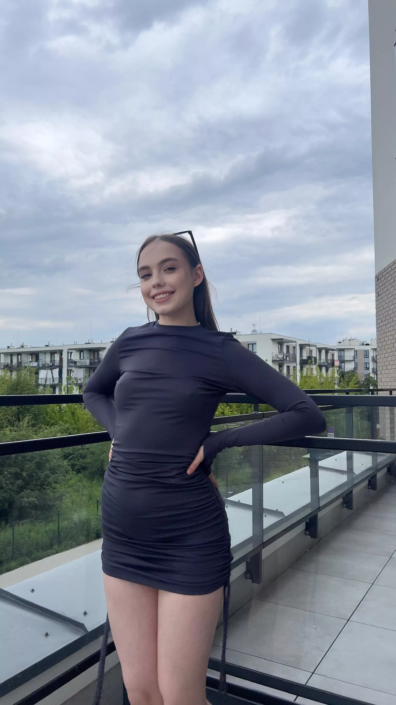 The black dress fits my smile posted by MouseleySii