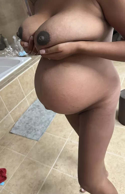 The Wife Is Ready To Pop - 37 Weeks by carpediemNoctem