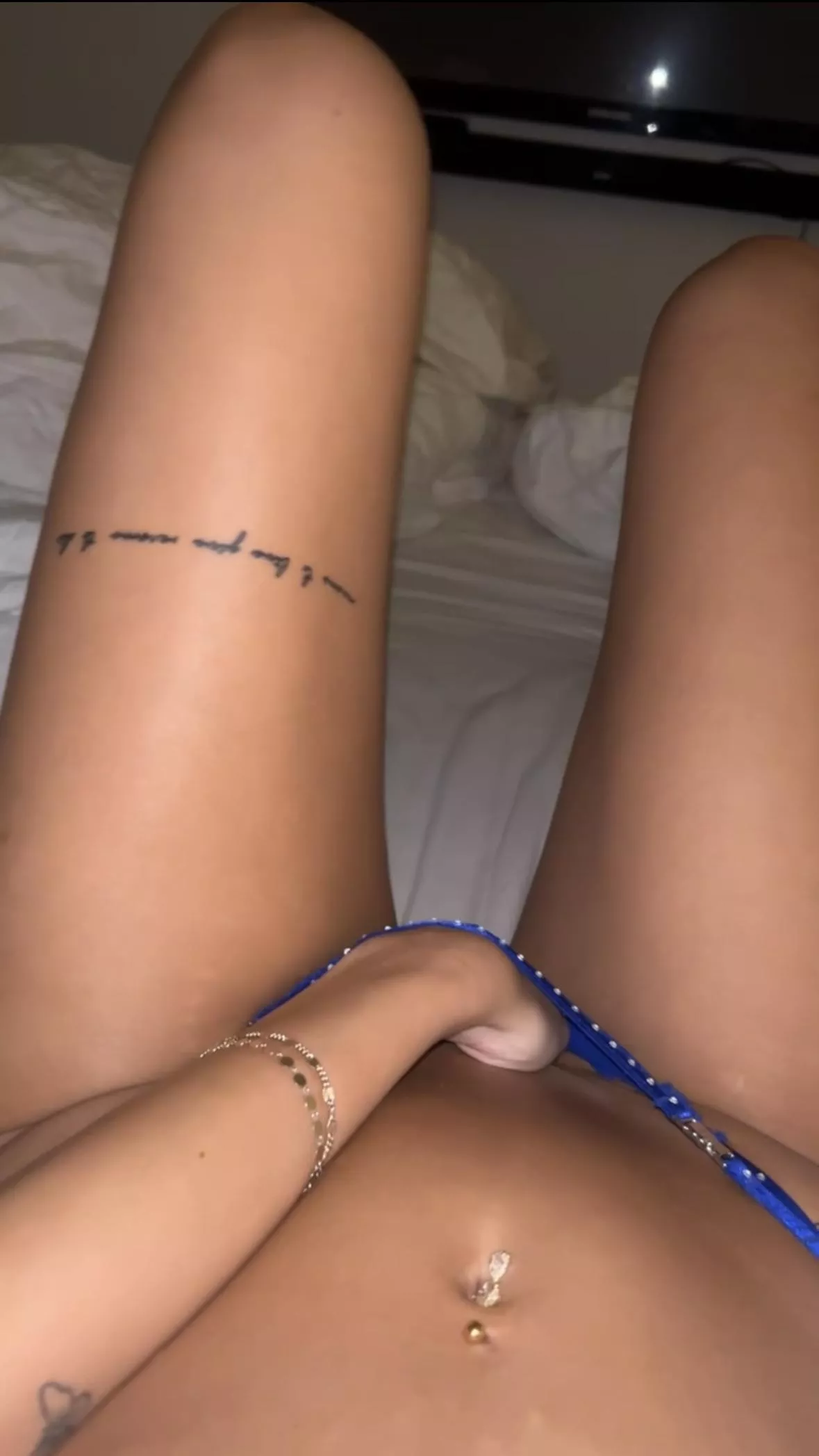 Vem vill se mig helt naken? posted by Tildebaby