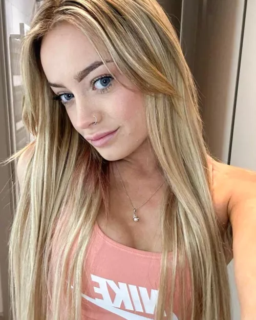 walking in style by Scarletteee1