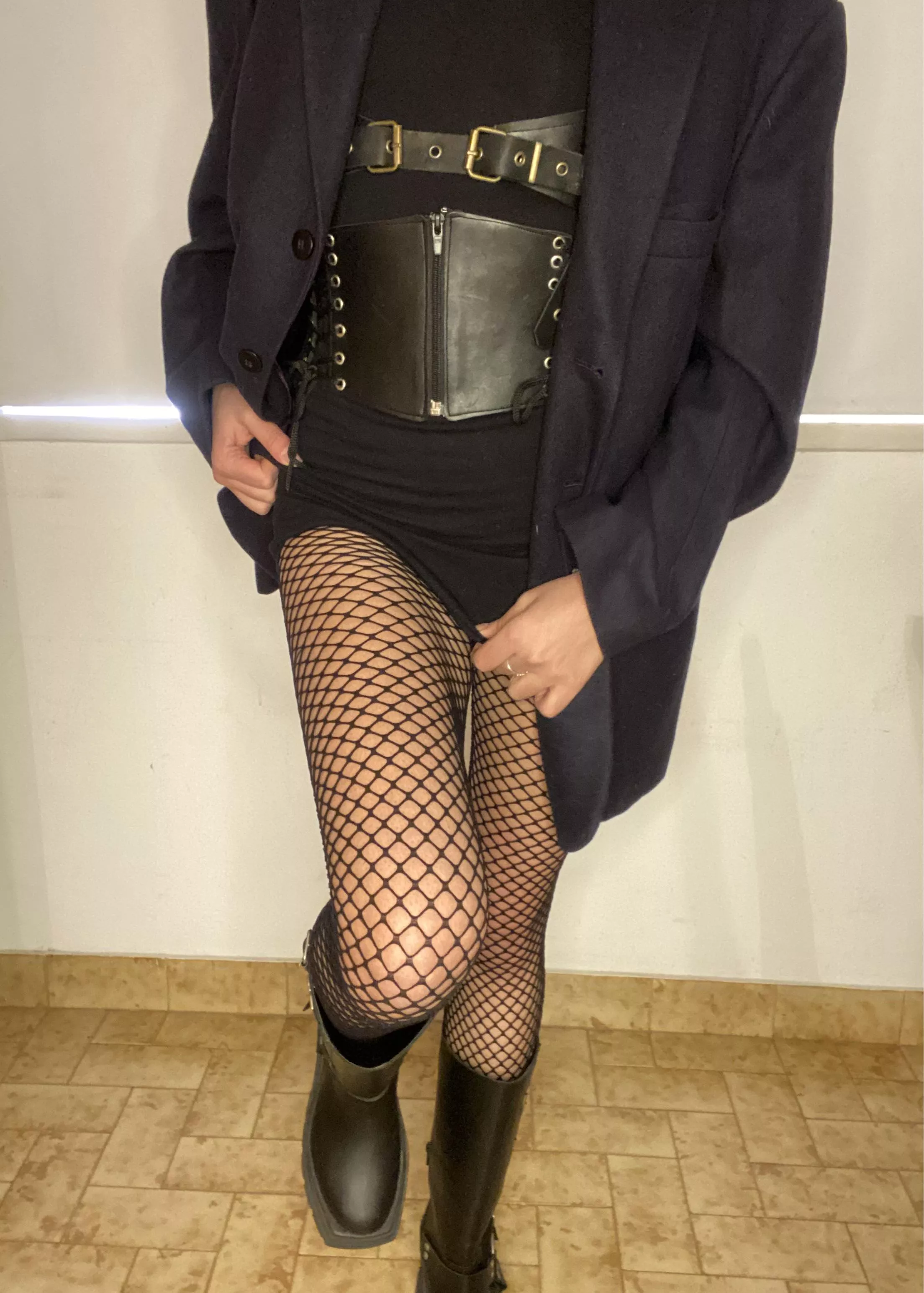 you can see my tights better from your knees  posted by Necessary-Put2004