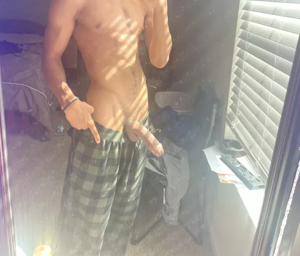 20 lookin for someone with some ass to jerk with or a nice dick to cum for this bbc snap bigdickedpunk by glassofbananajuice