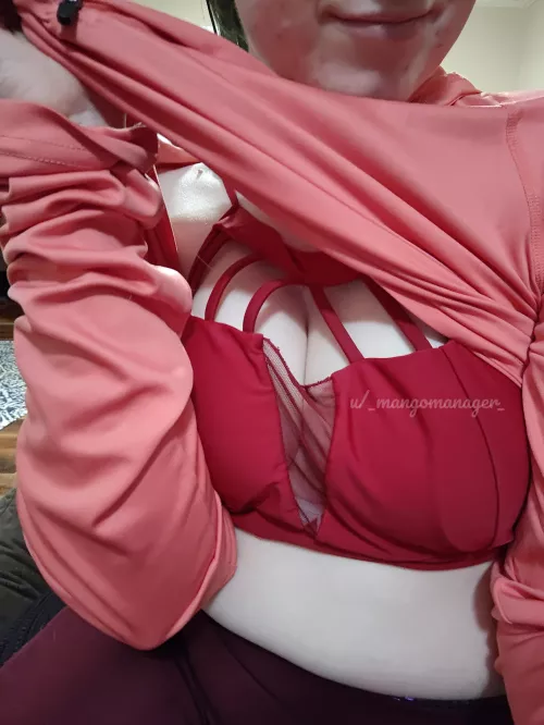 A peek of my cutest bra, in a monochrome mood by _mangomanager_