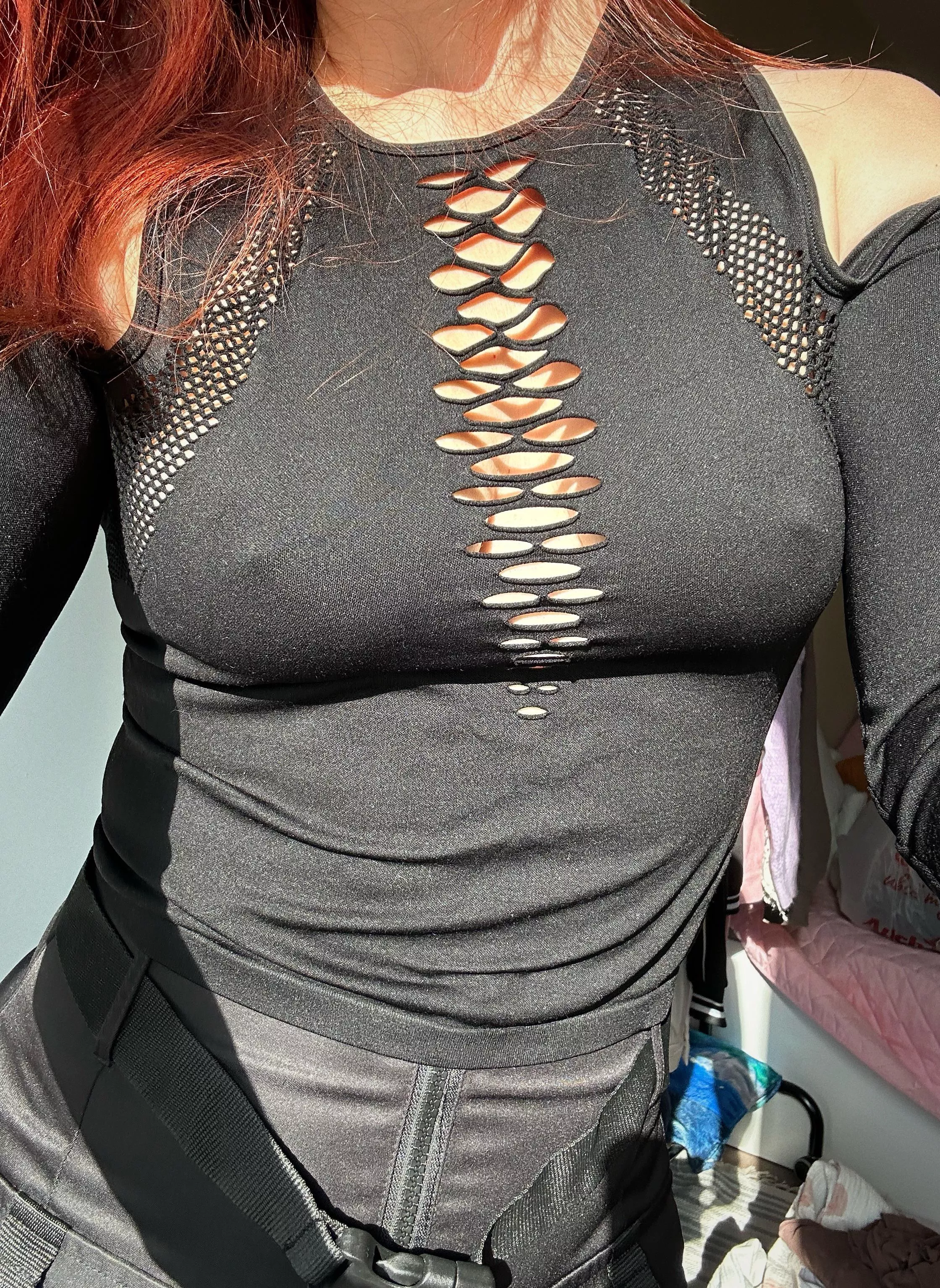 A tight top without a bra is a recipe for cute pokies posted by Jyu_San