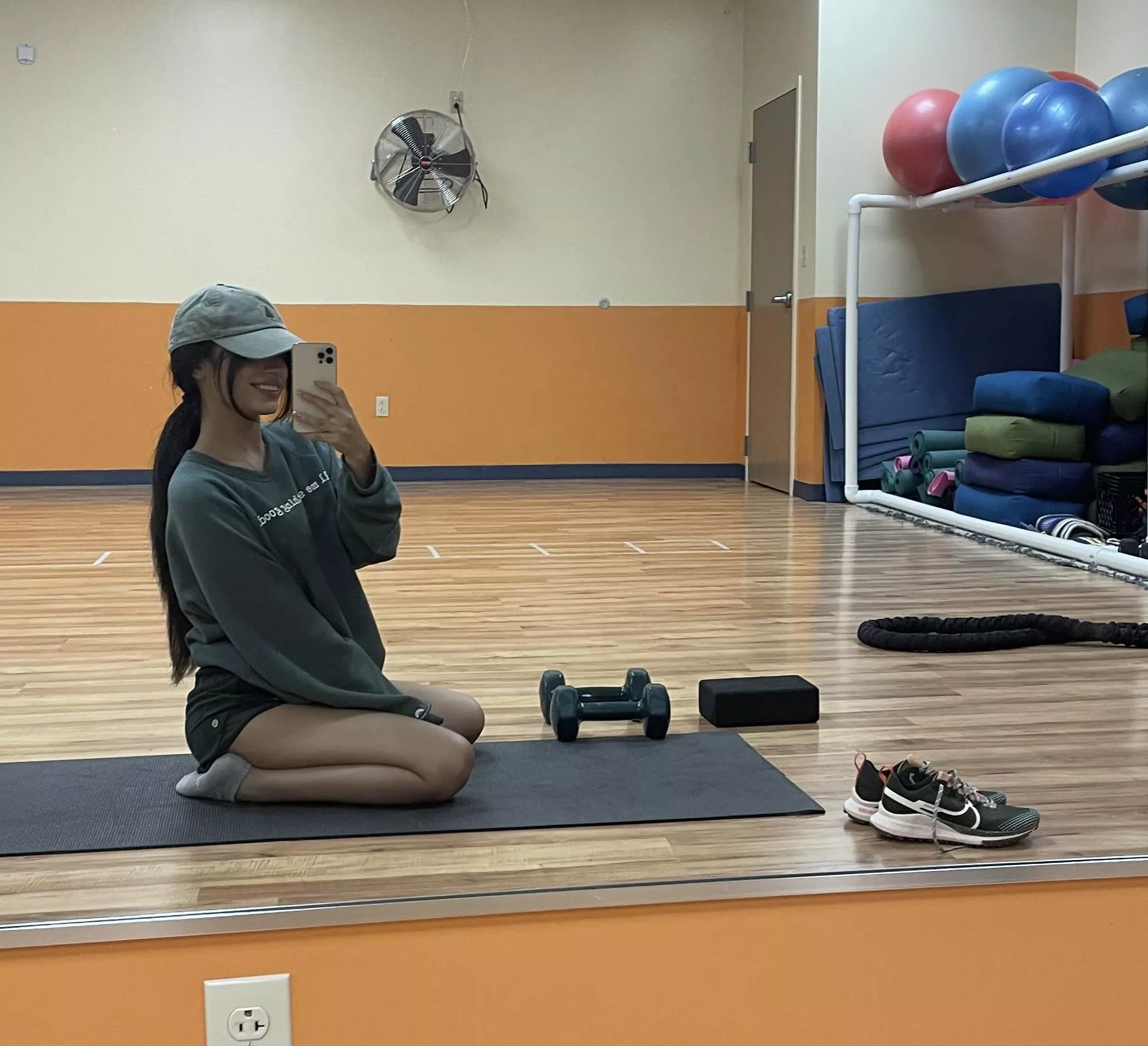 feeling cute in my gym fit posted by -littlelia