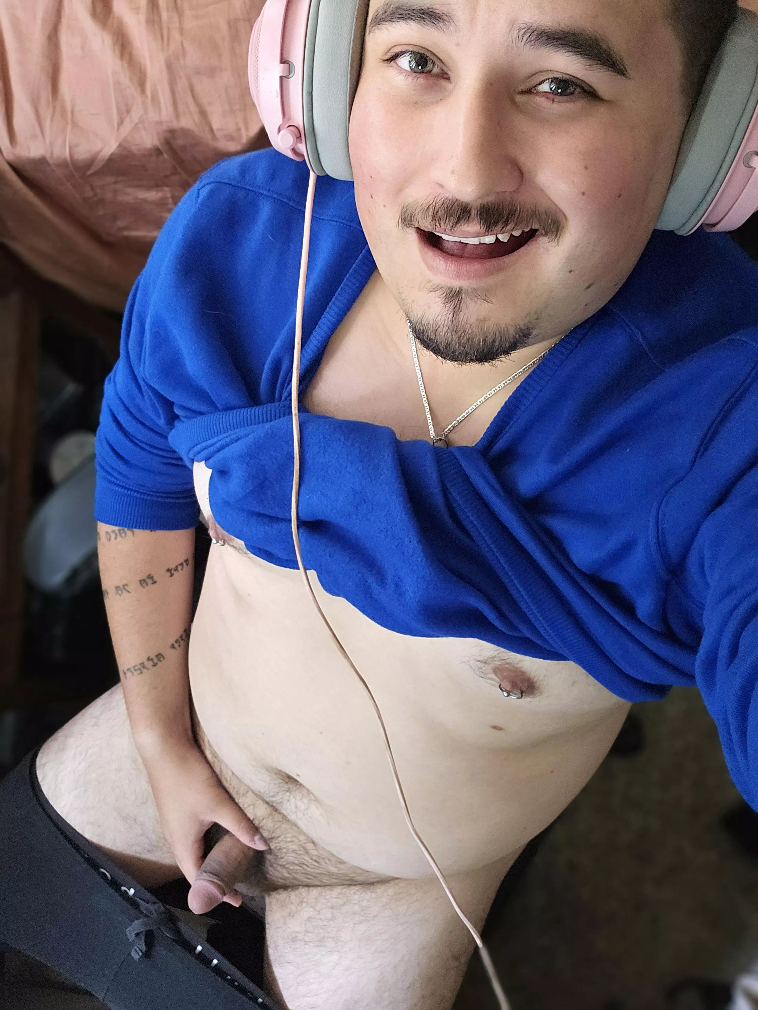 Heyy wanna come over and touch tips? posted by BontuisBaee