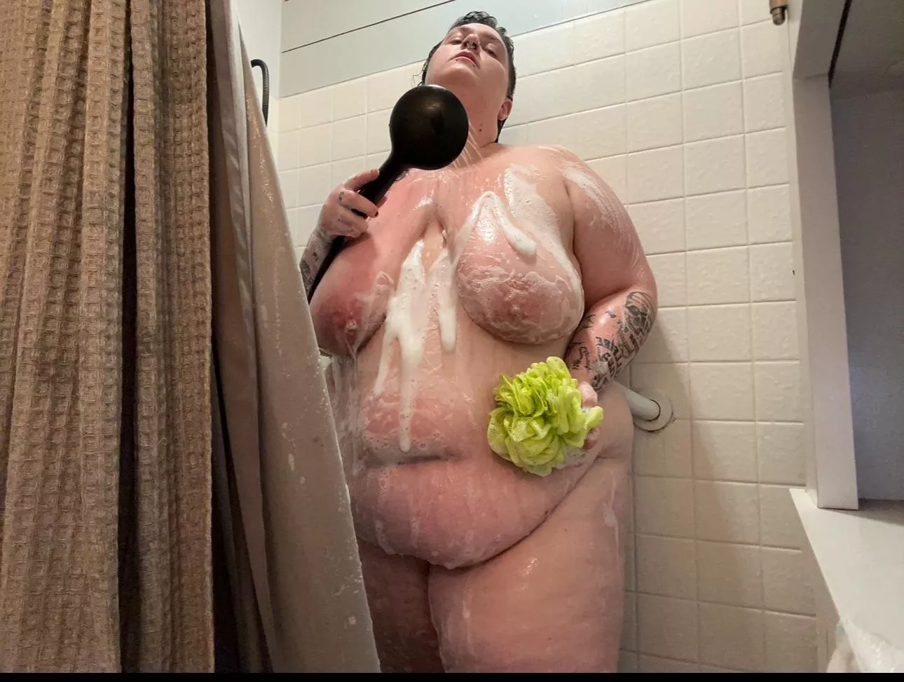 Huge tiddies, huge belly nice and wet 💦 posted by MistressDeathMoth