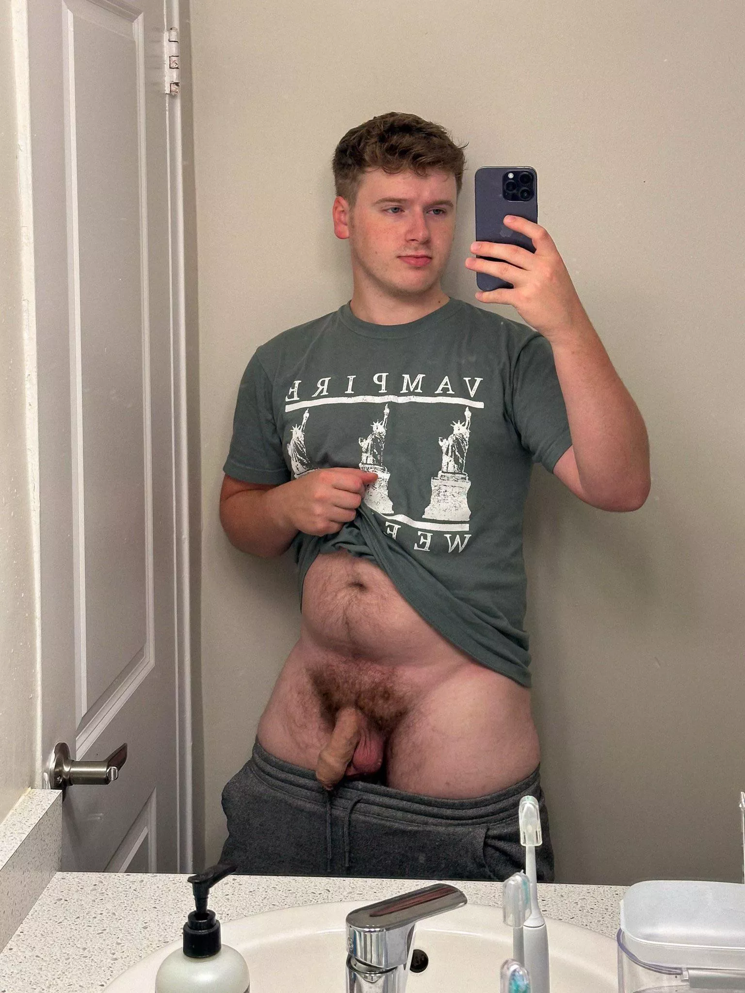 I got this shirt at the concert last night 🎶🍁🍂 [26] posted by thewinterson