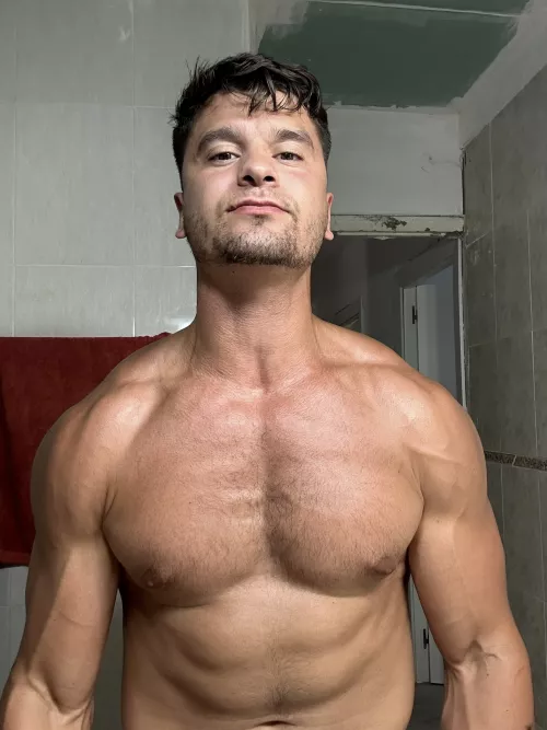 I must be very salty after the gym
 by realisiwak