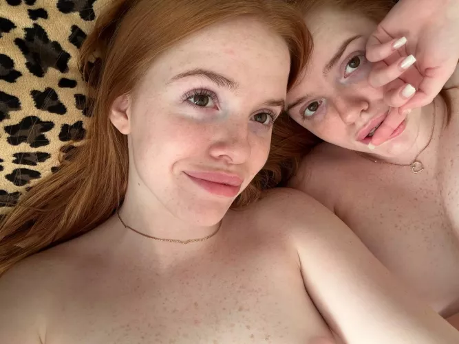 [IRTR] asked my sister to smile, but she did as usual 🤪 by alicia-hotty