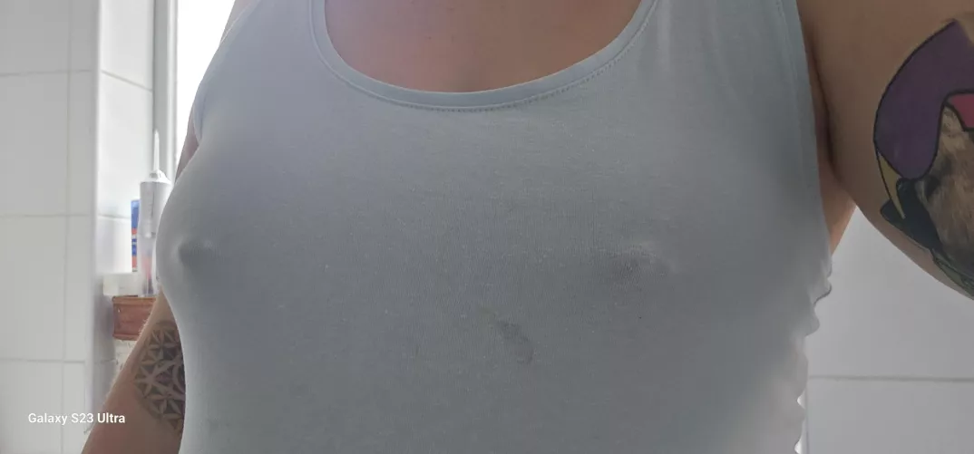 No bra day by Maatriixx