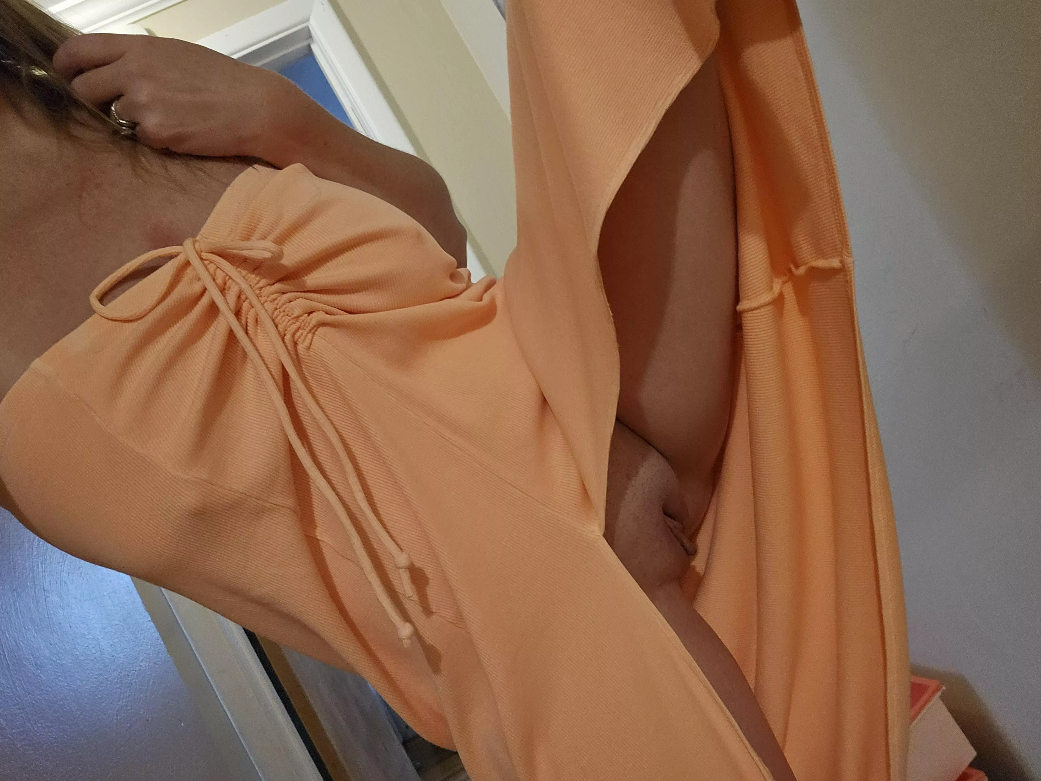 Peaches and cream 🍑💦 posted by Heatherrhoney1