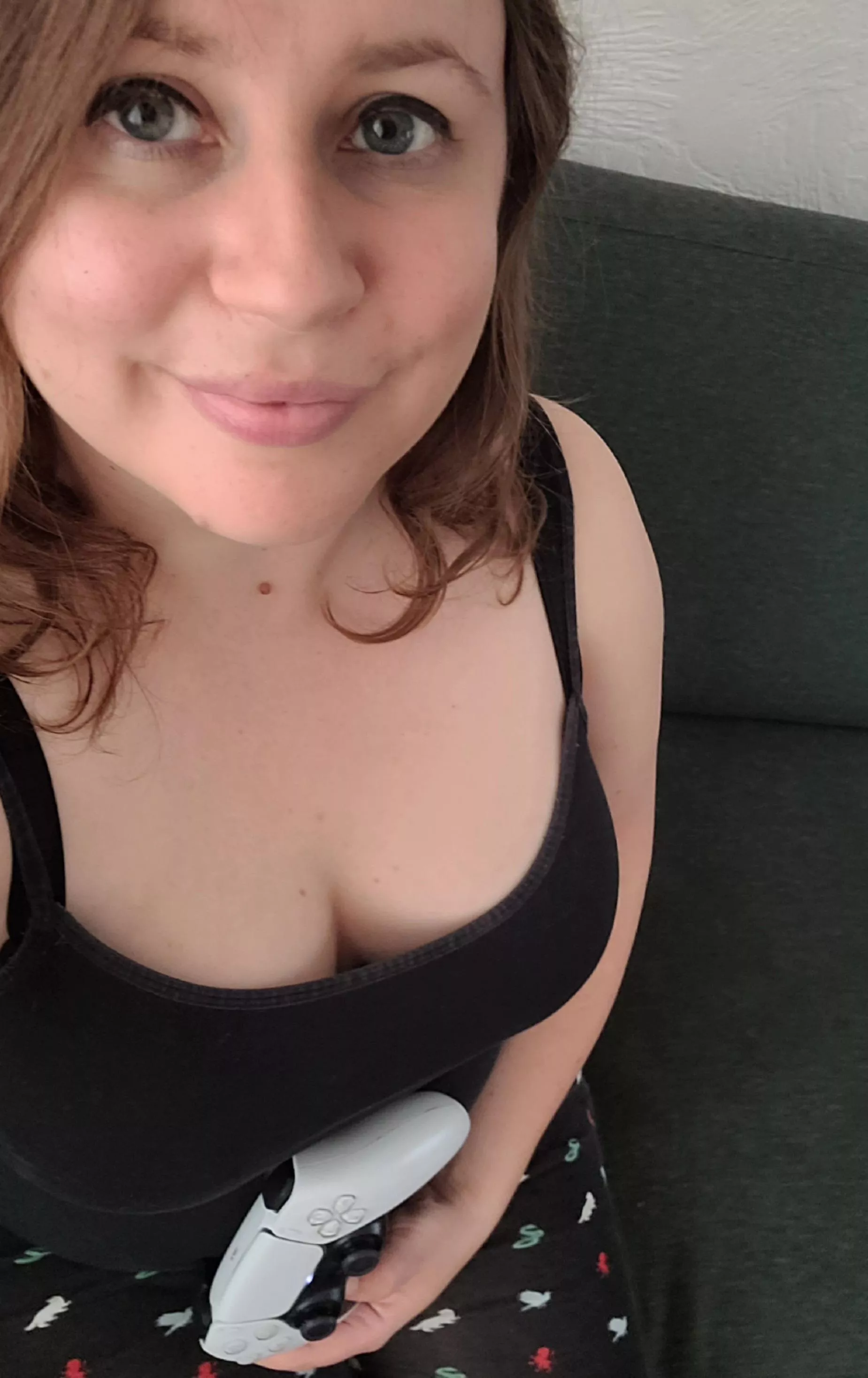 Playing Hogwarts Legacy with matching pants✨️ posted by Niamh-Emerald