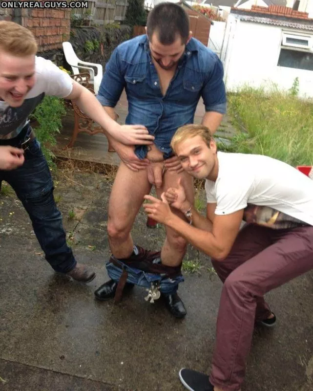 Pose for the camera posted by Remarkable_Bicycle36