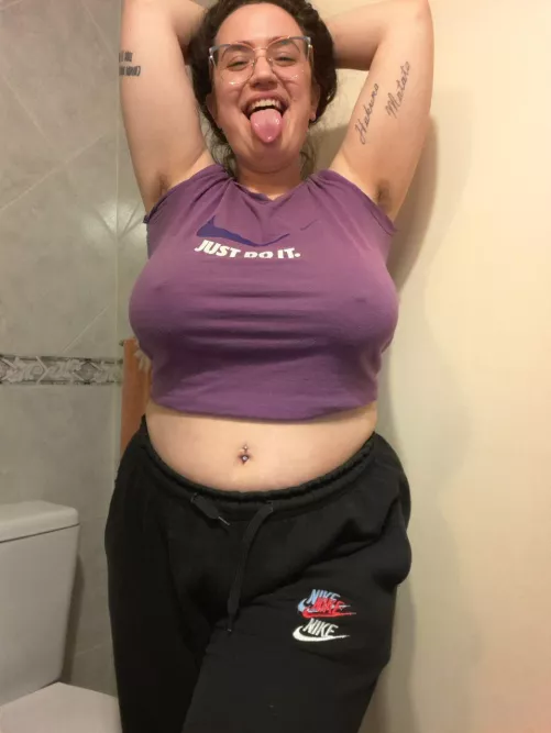 Sweaty armpits with a strong or mild smell by Consistent_Sea3323