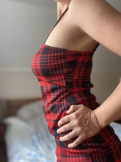 Boob on the side in an attractive dress by sunspotsa